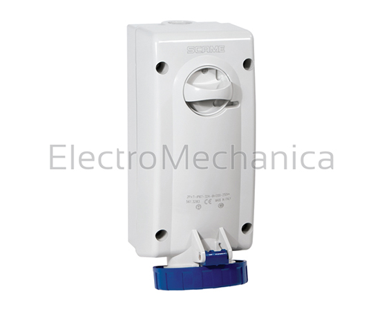 32A 3P+N+E IP67 SURF SWTH SOCKET