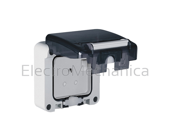 IP66 COV. 16A SOCKET 70x87 FLANGE